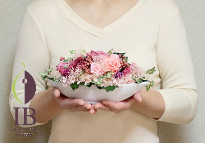 ボート型花器　ピンクのバラアレンジ