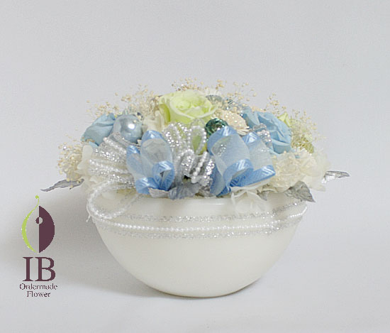 ブリザードブルーアレンジ　誕生日お祝い