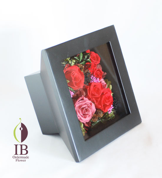 木製フレームのお花 プリザードフラワー赤いバラ 誕生日お祝い