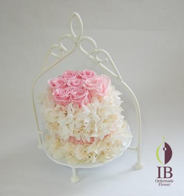 斜めから プリザーブドフラワー ケーキ