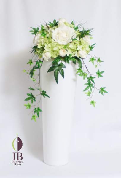 プリザードフラワー 縦長アレンジ 正面