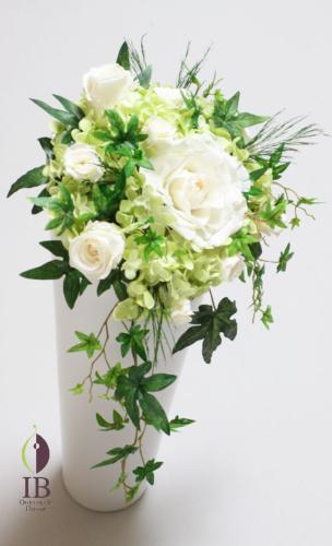 オーダーメイド 縦長 白いバラのアレンジ