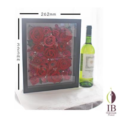 木製フレームのプリザーブドフラワー