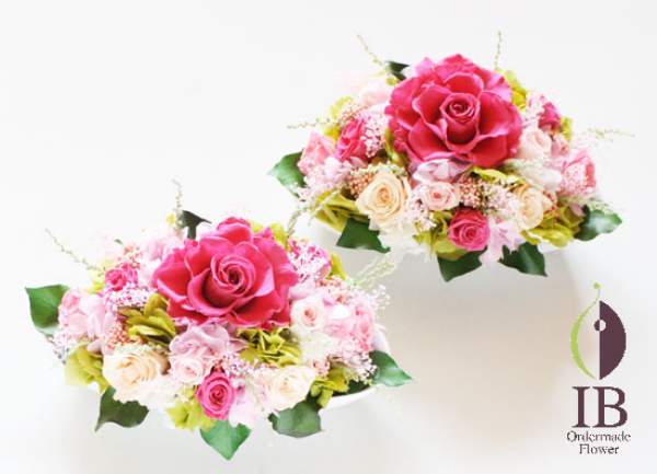 プリザードフラワー　両親贈呈用　2つ並べて