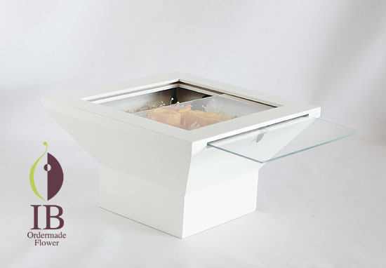 ガラスはこのようにスライドさせてとり出せます