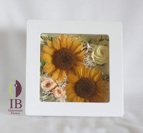 プロポーズのお花　フレームアレンジ