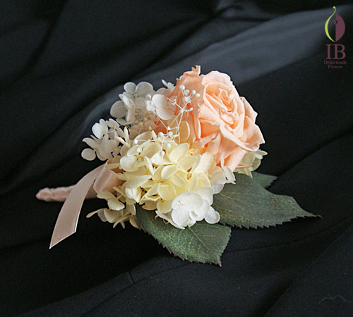 ブートニア用のプリザーブド オーダーメイド ブートニア