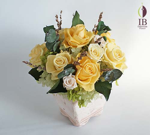 イエローの御祝用プリザーブド プリザードフラワーバラ
