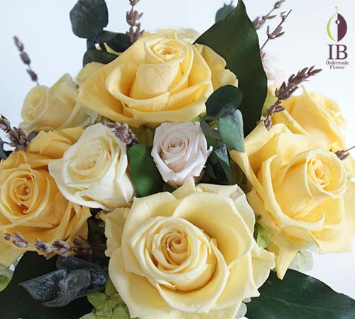 黄色のバラのプリザーブド オーダーメイド イエローのアレンジ