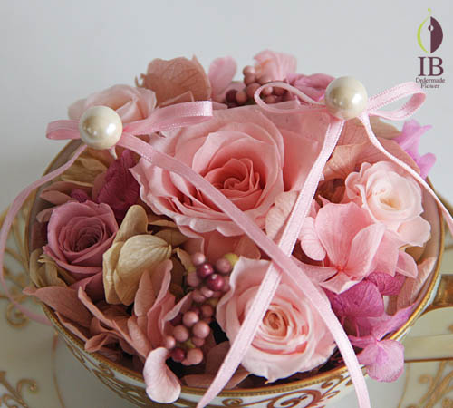 ピンクのリングピロー プリザードフラワーバラ