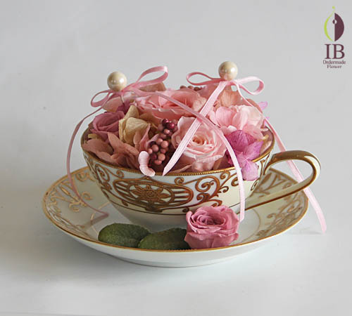 ピンクのリングピロー プリザードフラワーバラ