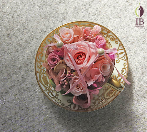 ピンクのリングピロー プリザードフラワーバラ