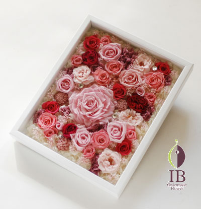 プリザードフラワー ピンクのバラのフレーム装飾