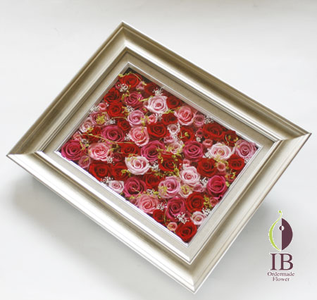 プリザードフラワー 赤いバラのフレーム装飾