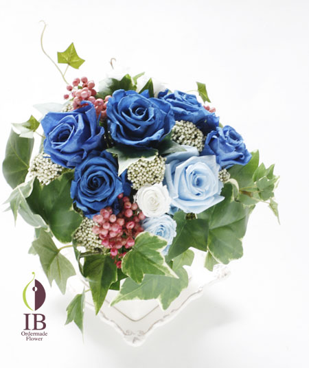 プリザーブドフラワー　青いバラのアレンジ