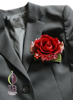 プリザ加工 コサージュ つけた感じ