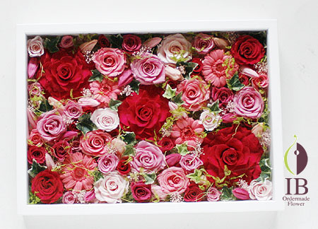 プリザーブドフラワ－　オフィスの壁に飾るお花