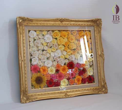 お花畑のようなフレーム ひまわりプリザーブド