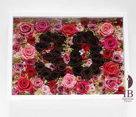 プリザーブドフラワ- オフィスの壁に飾るお花