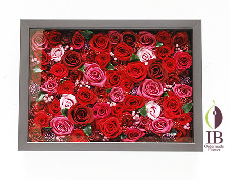 プリザーブドフラワ- 60輪のバラ フレーム装飾