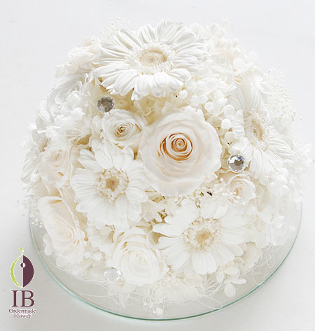 プリザ　白色ガーベラとバラのアレンジ　